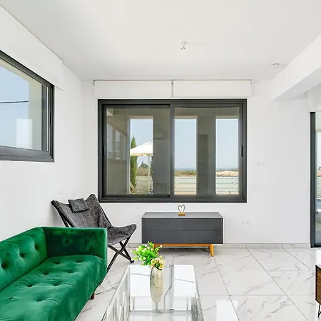 Alassia 20 By Ezoria Villa Paralimni