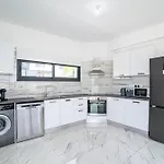 Alassia 20 By Ezoria Villa Paralimni