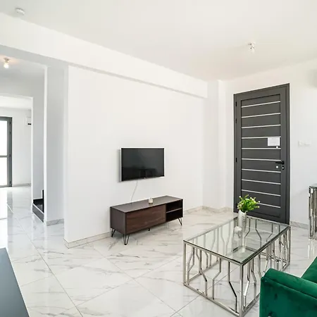 Alassia 20 By Ezoria Villa Paralimni