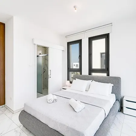 Alassia 20 By Ezoria Vilă *