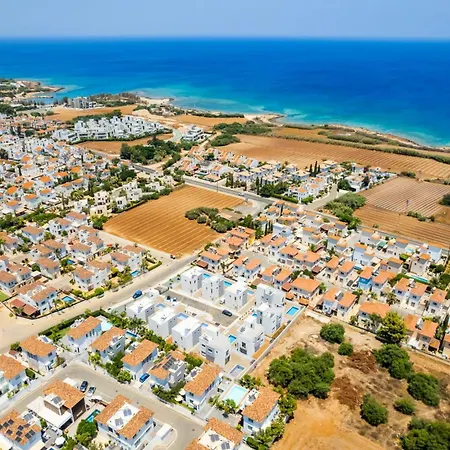 Alassia 20 By Ezoria Villa Paralimni