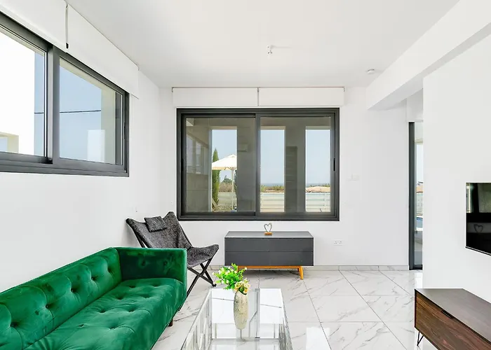 Alassia 20 By Ezoria Villa Paralimni