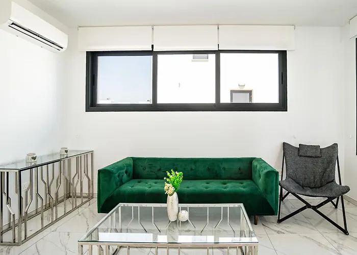 Alassia 20 By Ezoria *